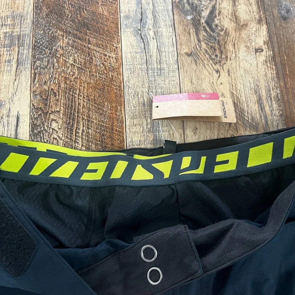 Enduro Mens Sport Shorts Padded Performance Lined Black Athletic Cycling Size 36